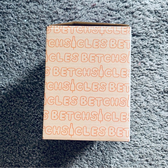 Betches x FabFitFun Purple Pink 6 Betchsicles Champagne Ice Pop Molds NWT - Picture 3 of 9